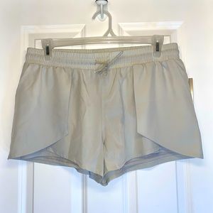 NWT Mondetta overlap shorts in Oyster Mushroom color